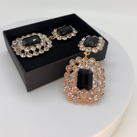 Stunning Black Crystal Dangle Earrings - Evening and Formal Earrings - Picture 11 of 11